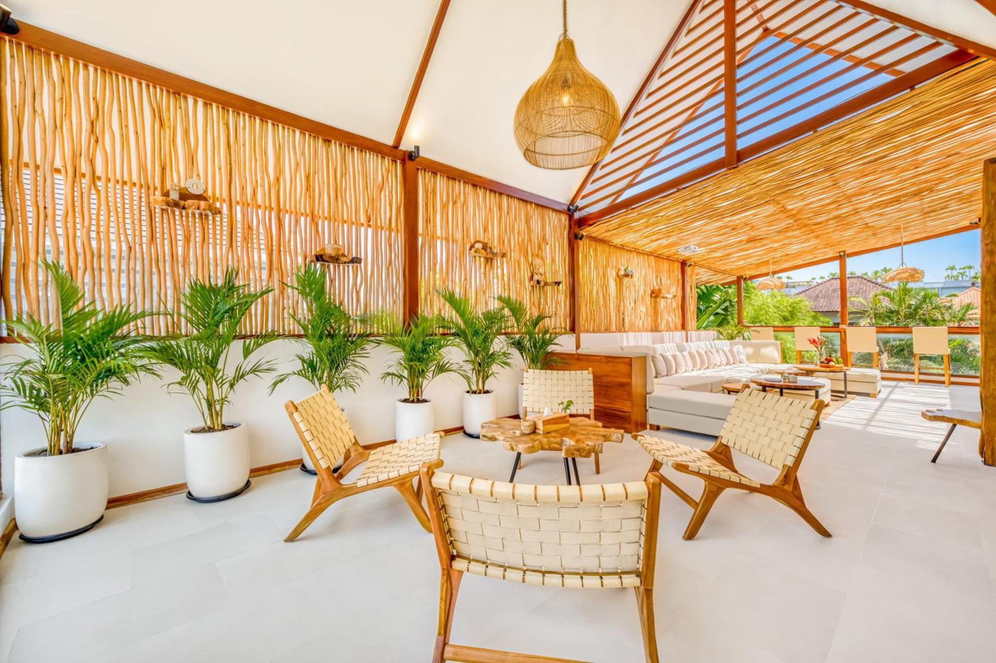 Orlando - Brand New 9br Jacuzzi Cinema Villa Seminyak (Bali)