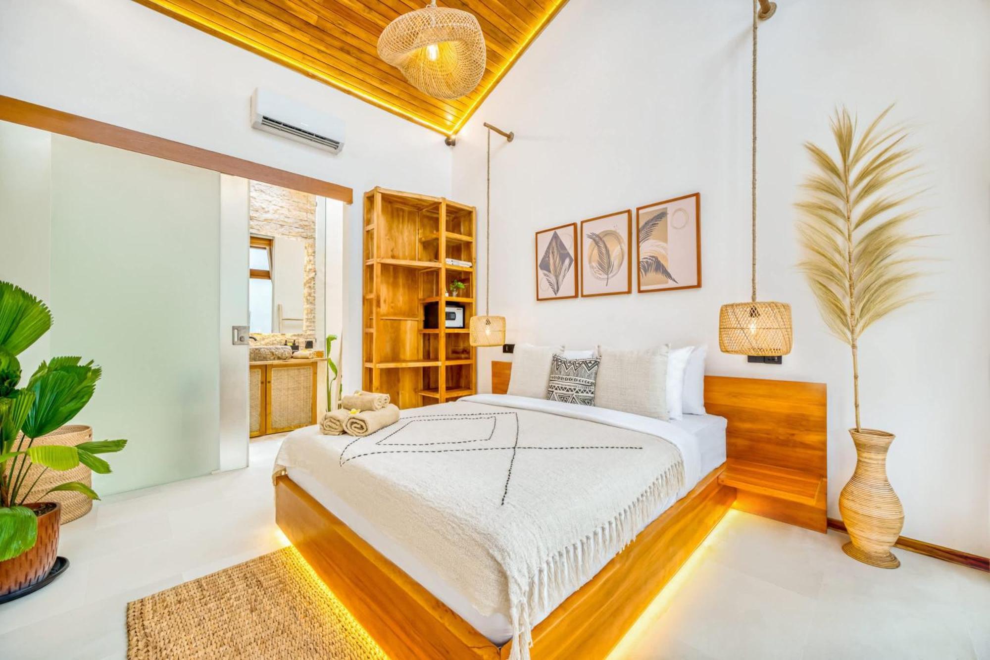 Villa Orlando - Brand New 9br Jacuzzi Cinema Seminyak (Bali)