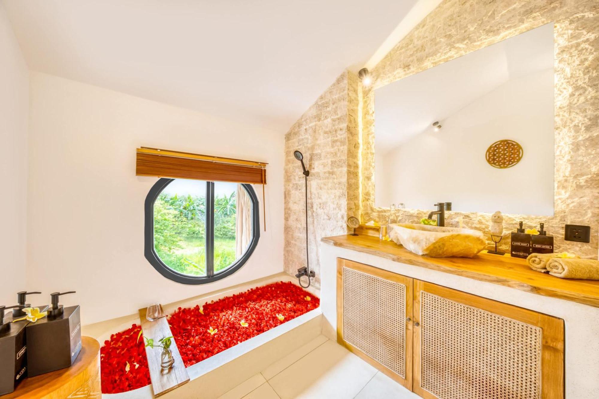 Villa Orlando - Brand New 9br Jacuzzi Cinema Seminyak (Bali)